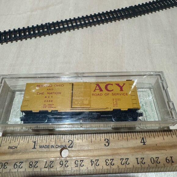 Kadee N Scale ACY 3340 Box Car - Picture 2 of 11
